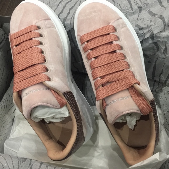 SOLD • SOLD • SOLD•••Alexander McQueen sneakers - Picture 3 of 12